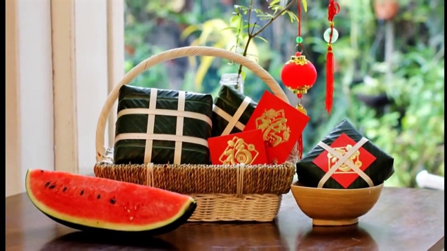 Chồng 'quên' biếu tết nhà ngoại còn nói lời cay đắng Chong 'quen' bieu tet nha ngoai con noi loi cay dang
