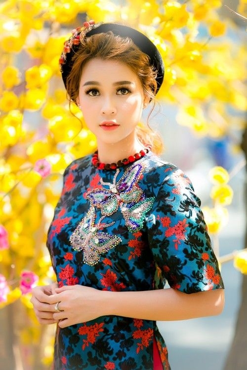Bí quyết diện áo dài đón tết chuẩn theo dáng người Bi quyet dien ao dai don tet chuan theo dang nguoi