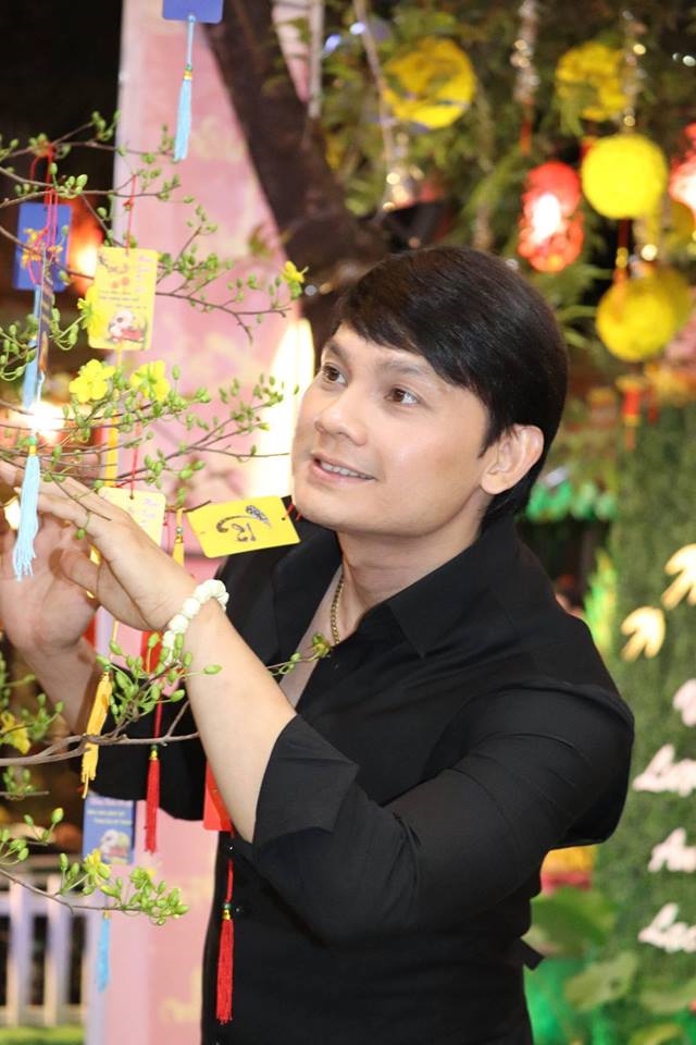 Tết tha hương của nghệ sĩ Việt: Đủ đầy nhưng thiếu hơi ấm quê hương Tet tha huong cua nghe si Viet: Du day nhung thieu hoi am que huong