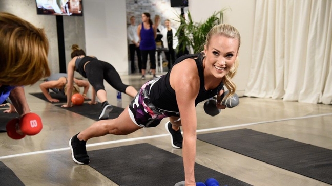 Nhân vật sinh năm Hợi nổi bật: Carrie Underwood - Nước mắt hạnh phúc ngày trở lại Nhan vat sinh nam Hoi noi bat: Carrie Underwood - Nuoc mat hanh phuc ngay tro lai