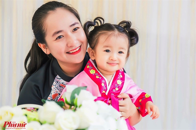 Người đi vá nụ cười xuân Nguoi di va nu cuoi xuan