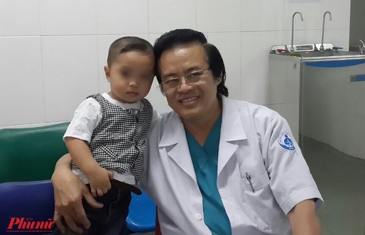Người đi vá nụ cười xuân Nguoi di va nu cuoi xuan