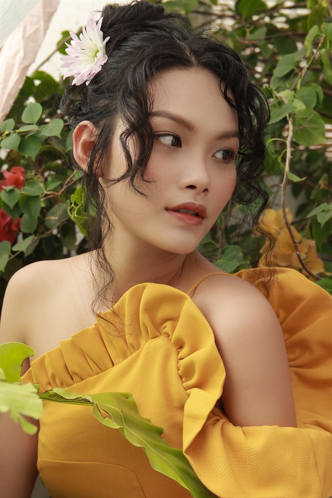 Diễn viên Thanh Tú: Tuổi đôi mươi rực rỡ Dien vien Thanh Tu: Tuoi doi muoi ruc ro