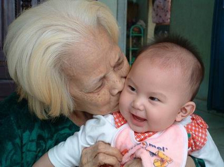 Bà nội chồng khó tính, tôi đã dựa vào má chồng để tìm nơi che chở Ba noi chong kho tinh, toi da dua vao ma chong de tim noi che cho