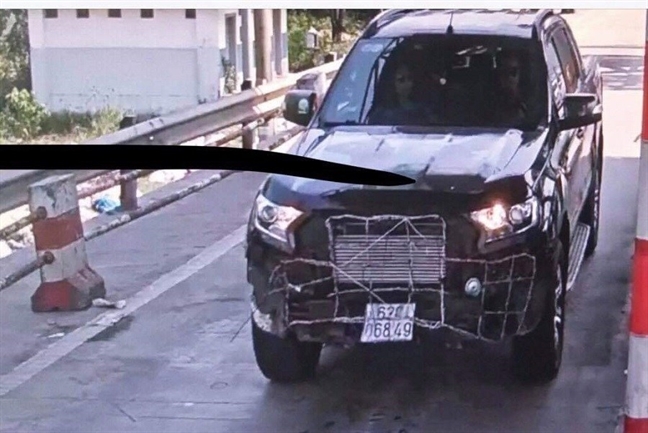 Khởi tố nhóm côn đồ bịt mặt, dùng hung khí tấn công tài xế ở trạm thu phí Bắc Hải Vân Khoi to nhom con do bit mat, dung hung khi tan cong tai xe o tram thu phi Bac Hai Van