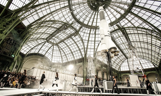 14 điều chưa biết về huyền thoại thời trang Karl Lagerfeld 14 dieu chua biet ve huyen thoai thoi trang Karl Lagerfeld