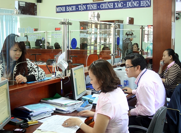 Bí thư Thành ủy TP.HCM Nguyễn Thiện Nhân: 'Cái cực khổ của dân phải đụng chạm trái tim công chức' Bi thu Thanh uy TP.HCM Nguyen Thien Nhan: 'Cai cuc kho cua dan phai dung cham trai tim cong chuc'