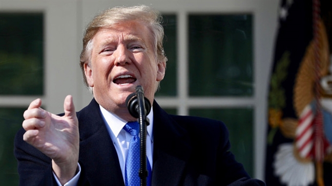 Donald Trump trước nguy cơ bị luận tội Donald Trump truoc nguy co bi luan toi