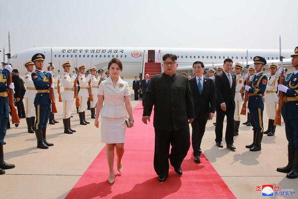 Gu thời trang thanh lịch của phu nhân chủ tịch Kim Jong Un Gu thoi trang thanh lich cua phu nhan chu tich Kim Jong Un