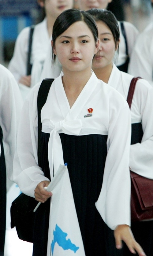 Gu thời trang thanh lịch của phu nhân chủ tịch Kim Jong Un Gu thoi trang thanh lich cua phu nhan chu tich Kim Jong Un