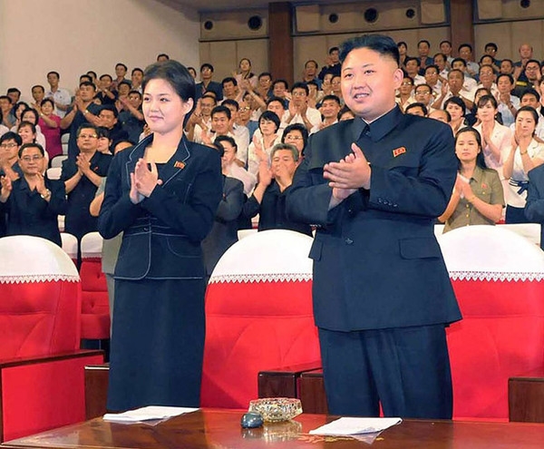 Gu thời trang thanh lịch của phu nhân chủ tịch Kim Jong Un Gu thoi trang thanh lich cua phu nhan chu tich Kim Jong Un