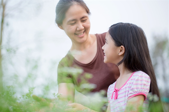 Cám ơn vì con bình yên mỗi ngày, bên mẹ Cam on vi con binh yen moi ngay, ben me