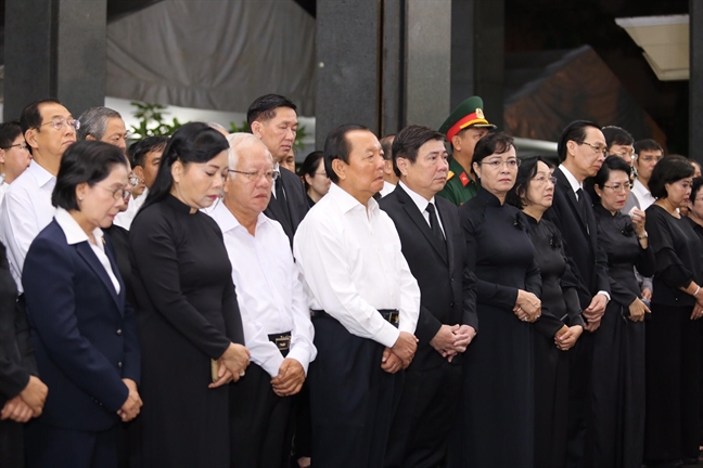 Người dân tiễn biệt Phó chủ tịch UBND TP.HCM Nguyễn Thị Thu về nơi an nghỉ cuối cùng Nguoi dan tien biet Pho chu tich UBND TP.HCM Nguyen Thi Thu ve noi an nghi cuoi cung