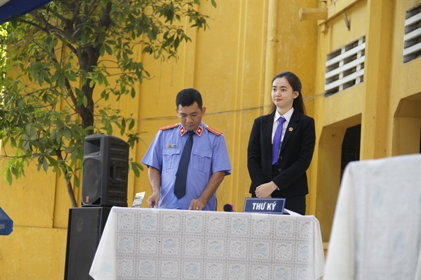Hoa hậu H’Hen Nie và diễn viên Quyền Linh: Đại sứ của 'Năm an toàn cho phụ nữ và trẻ em 2019' Hoa hau H’Hen Nie va dien vien Quyen Linh: Dai su cua 'Nam an toan cho phu nu va tre em 2019'