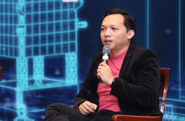 Đạo diễn Tuấn Lê: 'Thiếu tính hệ thống, logic về kinh doanh, nhiều tác phẩm không đi được dài” Dao dien Tuan Le: 'Thieu tinh he thong, logic ve kinh doanh, nhieu tac pham khong di duoc dai”
