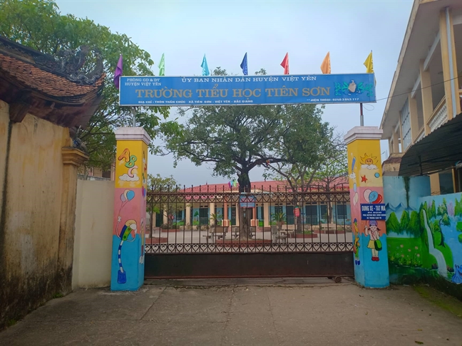 Bắc Giang: Thầy giáo bị tố dâm ô thừa nhận có hành vi vỗ mông học sinh Bac Giang: Thay giao bi to dam o thua nhan co hanh vi vo mong hoc sinh