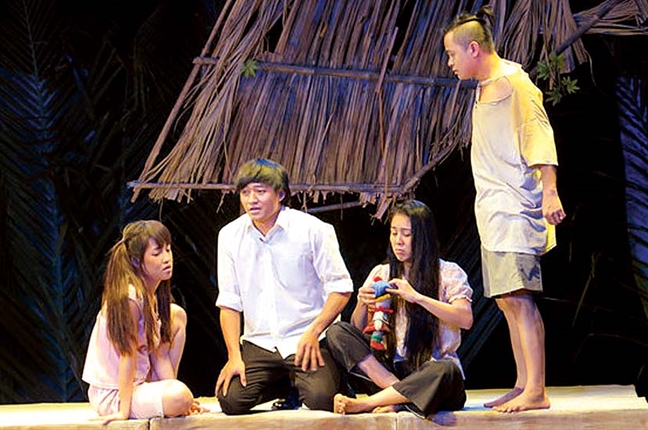 Sàn diễn cải lương nỗ lực sáng đèn San dien cai luong no luc sang den