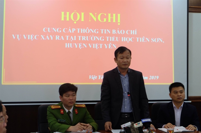 Họp báo vụ thầy giáo bị tố dâm ô học sinh: Chưa đủ căn cứ kết luận hành vi dâm ô Hop bao vu thay giao bi to dam o hoc sinh: Chua du can cu ket luan hanh vi dam o