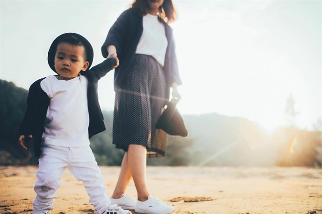 Một lần nữa nắm tay Mot lan nua nam tay