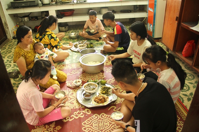 Nơi trú ẩn của những đứa trẻ bị 'máu mủ' dứt bỏ Noi tru an cua nhung dua tre bi 'mau mu' dut bo