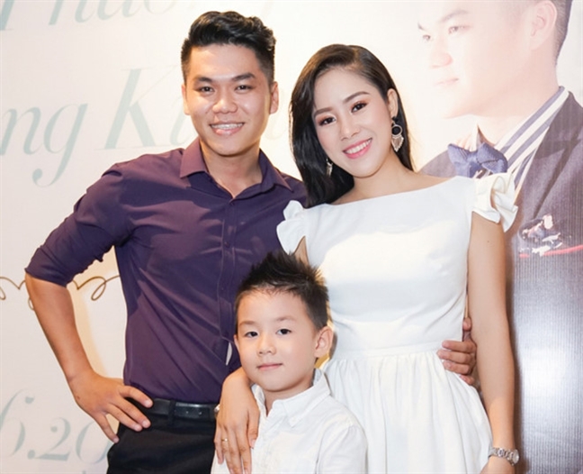Nghệ sĩ nam ứng xử thế nào với con riêng của vợ? Nghe si nam ung xu the nao voi con rieng cua vo?