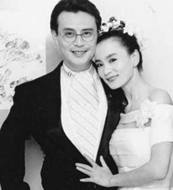 Lưu Tuyết Hoa: Đời buồn trong đôi mắt Luu Tuyet Hoa: Doi buon trong doi mat