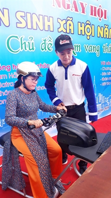 Chuyển trọng tâm hoạt động về cơ sở để thu hút quần chúng Chuyen trong tam hoat dong ve co so de thu hut quan chung
