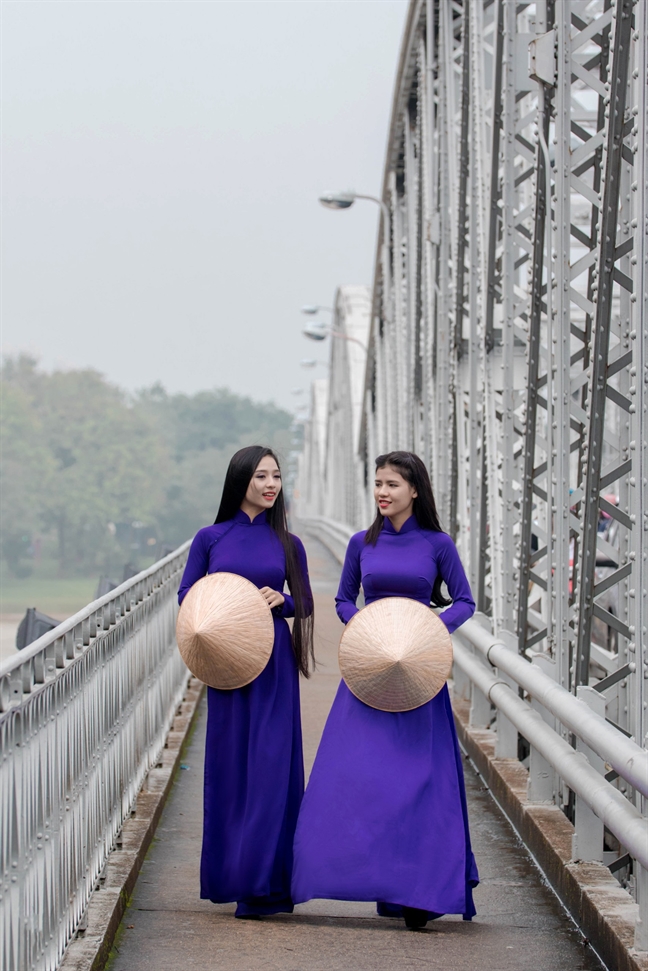 Hiến kế để áo dài 'phục sinh' trên đất Huế Hien ke de ao dai 'phuc sinh' tren dat Hue