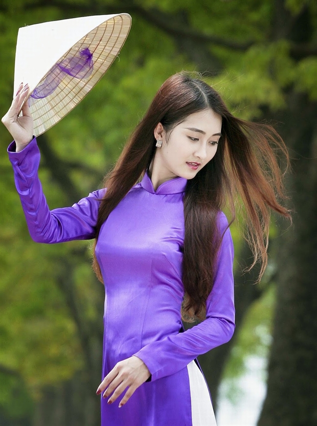 Hiến kế để áo dài 'phục sinh' trên đất Huế Hien ke de ao dai 'phuc sinh' tren dat Hue