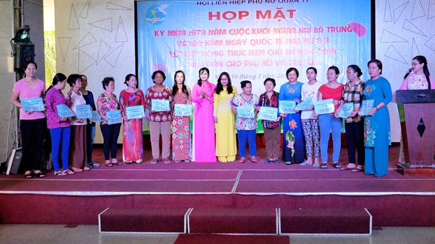 Phụ nữ quận 11 hiến máu tình nguyện, hưởng ứng thi đua thực hiện chủ đề năm 2019 Phu nu quan 11 hien mau tinh nguyen, huong ung thi dua thuc hien chu de nam 2019
