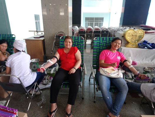 Phụ nữ quận 11 hiến máu tình nguyện, hưởng ứng thi đua thực hiện chủ đề năm 2019 Phu nu quan 11 hien mau tinh nguyen, huong ung thi dua thuc hien chu de nam 2019