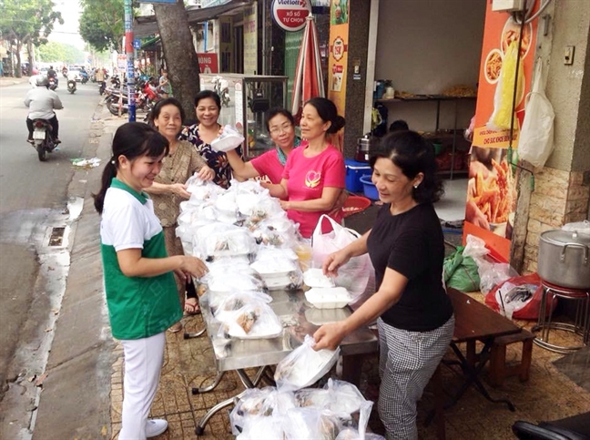 Một ngày của người phụ nữ đa đoan Mot ngay cua nguoi phu nu da doan