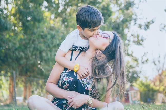 Mẹ tắt điện thoại đi! Me tat dien thoai di!