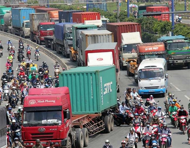 Ông Nguyễn Thành Phong đề nghị tập trung giảm ùn tắc ở sân bay Tân Sơn Nhất, cảng Cát Lái Ong Nguyen Thanh Phong de nghi tap trung giam un tac o san bay Tan Son Nhat, cang Cat Lai