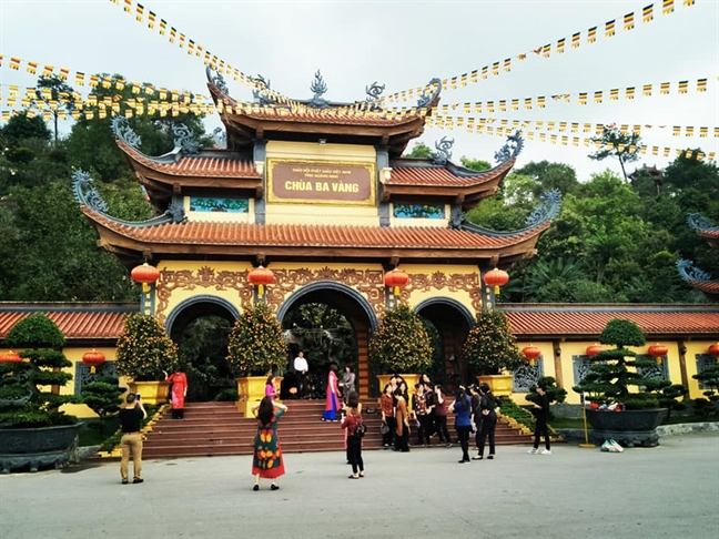 Thành phố Uông Bí yêu cầu chùa Ba Vàng chấm dứt hoạt động 'thỉnh vong', 'giải nghiệp' Thanh pho Uong Bi yeu cau chua Ba Vang cham dut hoat dong 'thinh vong', 'giai nghiep'