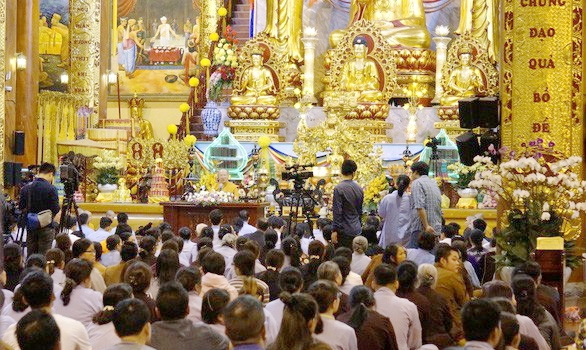 Từ vụ chùa Ba Vàng: 'Trong nhà có báu'… lại đi đào vàng! Tu vu chua Ba Vang: 'Trong nha co bau'… lai di dao vang!