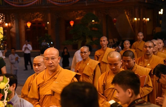 Từ vụ chùa Ba Vàng: 'Trong nhà có báu'… lại đi đào vàng! Tu vu chua Ba Vang: 'Trong nha co bau'… lai di dao vang!