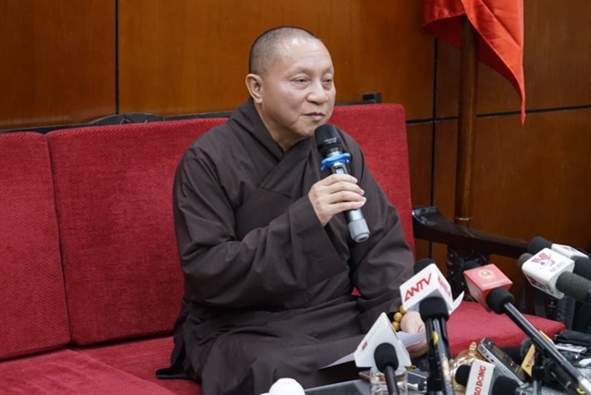 Vụ chùa Ba Vàng: Trụ trì phải sám hối trước Tăng đoàn, bị đề xuất đình chỉ mọi chức vụ Vu chua Ba Vang: Tru tri phai sam hoi truoc Tang doan, bi de xuat dinh chi moi chuc vu