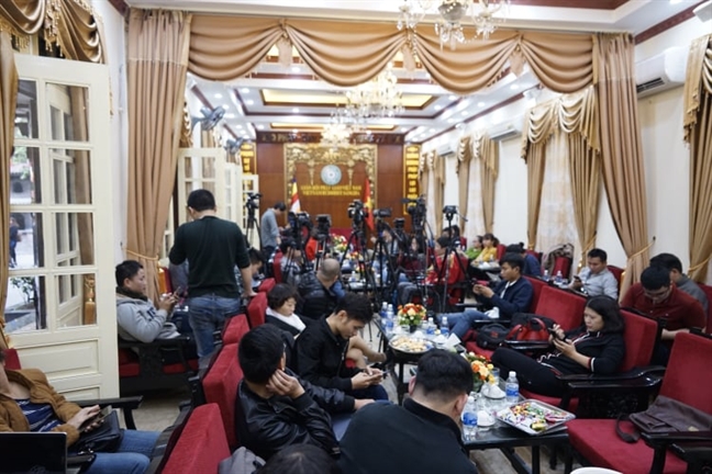 Vụ chùa Ba Vàng: Trụ trì phải sám hối trước Tăng đoàn, bị đề xuất đình chỉ mọi chức vụ Vu chua Ba Vang: Tru tri phai sam hoi truoc Tang doan, bi de xuat dinh chi moi chuc vu