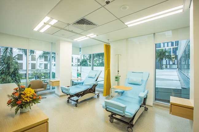 Nữ trưởng khoa trẻ và nỗ lực không ngừng nâng cao cơ hội sống cho bệnh nhân ung thư Nu truong khoa tre va no luc khong ngung nang cao co hoi song cho benh nhan ung thu