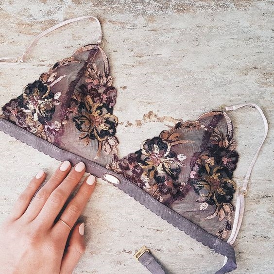 Diện bralette quyến rũ trong ngày hè oi bức Dien bralette quyen ru trong ngay he oi buc