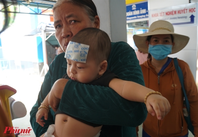 Sài Gòn nóng khó chịu, hơn 11.000 trẻ nhập viện Sai Gon nong kho chiu, hon 11.000 tre nhap vien