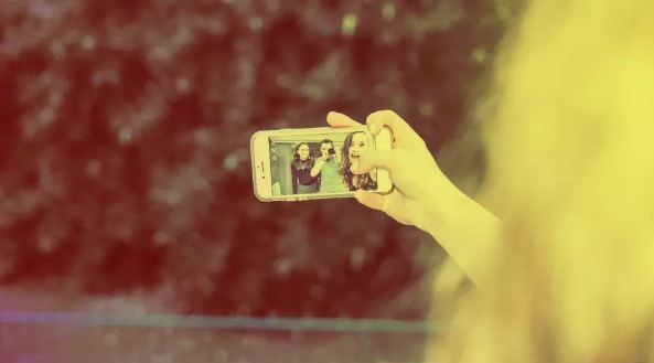 Trẻ em mất sự riêng tư từ khi chưa chào đời bởi cha mẹ và internet Tre em mat su rieng tu tu khi chua chao doi boi cha me va internet