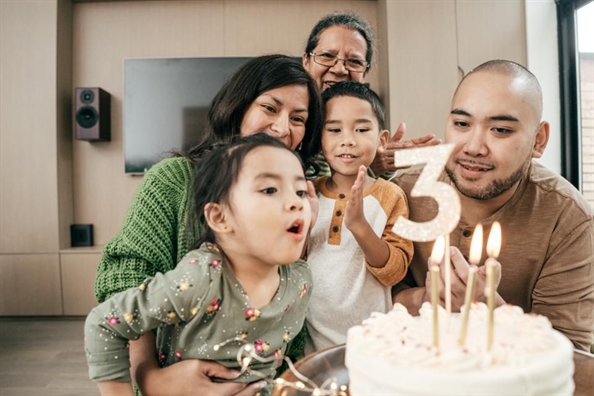 Trẻ em mất sự riêng tư từ khi chưa chào đời bởi cha mẹ và internet Tre em mat su rieng tu tu khi chua chao doi boi cha me va internet