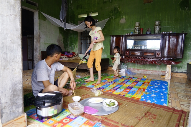 Nữ sinh lớp 9 bị đánh, làm nhục: 'Cháu tha thứ cho các bạn' Nu sinh lop 9 bi danh, lam nhuc: 'Chau tha thu cho cac ban'