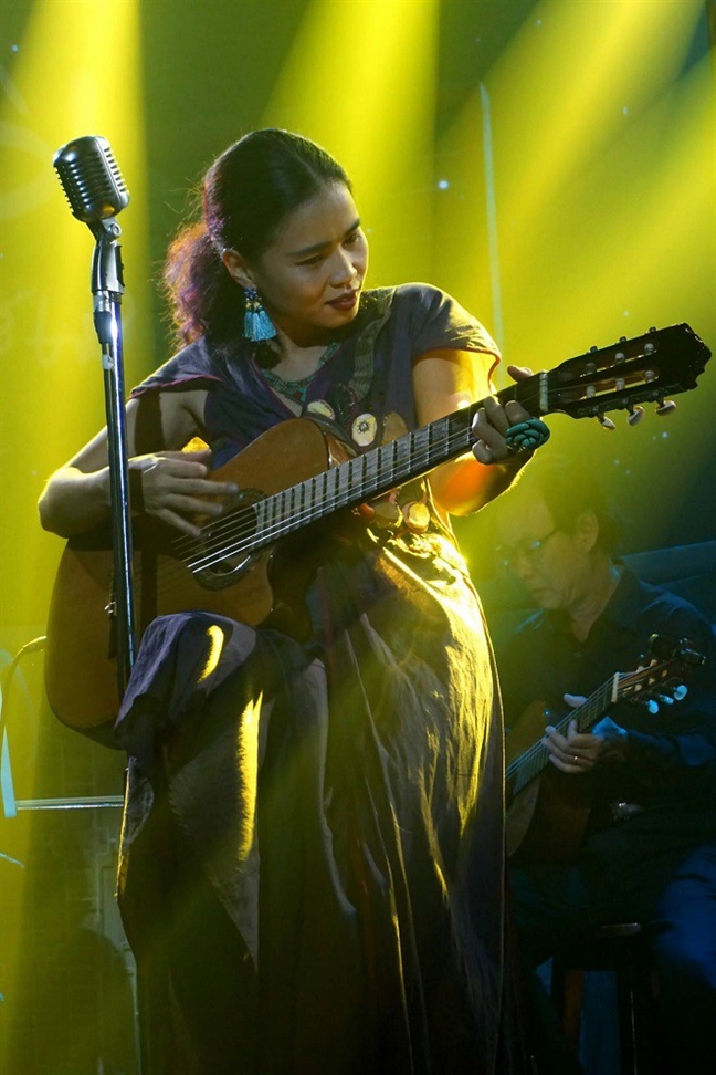 Nhạc Trịnh 'về' Nhac Trinh 've'