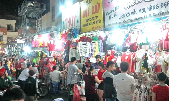 Thương mại điện tử 'gõ cửa' tiệm tạp hóa Thuong mai dien tu 'go cua' tiem tap hoa