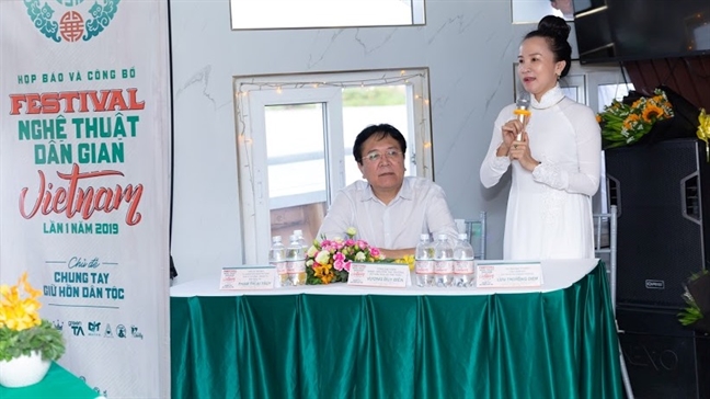 Mang nghệ thuật dân gian ra đường đi bộ vào dịp giỗ Tổ Mang nghe thuat dan gian ra duong di bo vao dip gio To