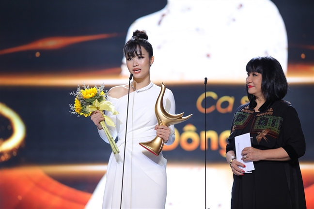 Cống hiến 2019: Hà Anh Tuấn giành cú đúp Cong hien 2019: Ha Anh Tuan gianh cu dup