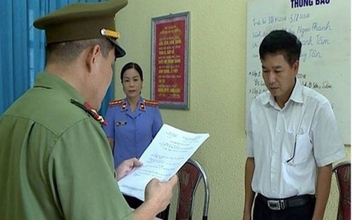 PGS.TS Trịnh Hoà Bình: Những người nâng điểm quá ngây thơ và ỷ lại vào kỹ thuật PGS.TS Trinh Hoa Binh: Nhung nguoi nang diem qua ngay tho va y lai vao ky thuat